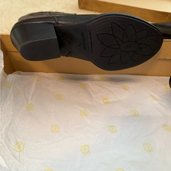 Born Kamryn Black Leather Knee-High Boots - Picture 3 of 10